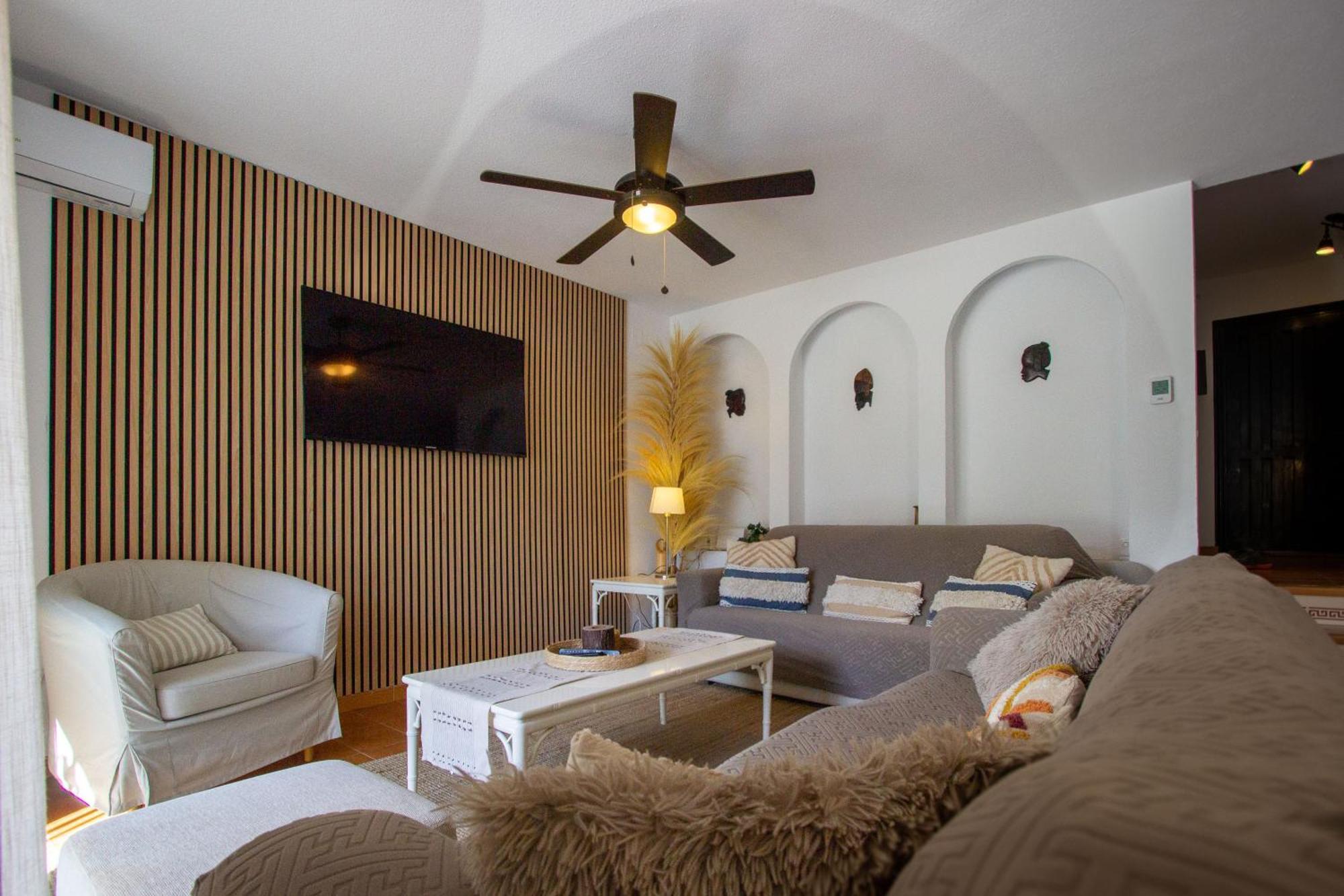 Marina De Casares Beach House San Luis de Sabinillas Exterior photo